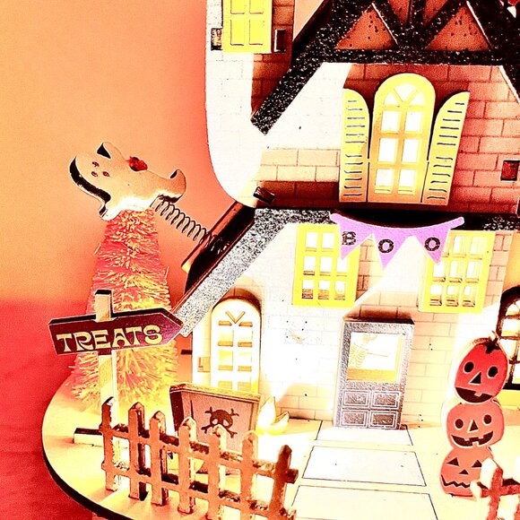 WORLD MARKET Laser Cut Wood Pumpkin Pile House LED LIGHTS HALLOWEEN BRAND NEW - Picture 10 of 11